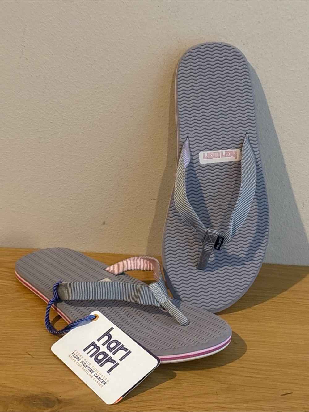Hari Mari Women's Dunes Arch Support Flip Flops Sandals Grey Pink Size 7 NEW